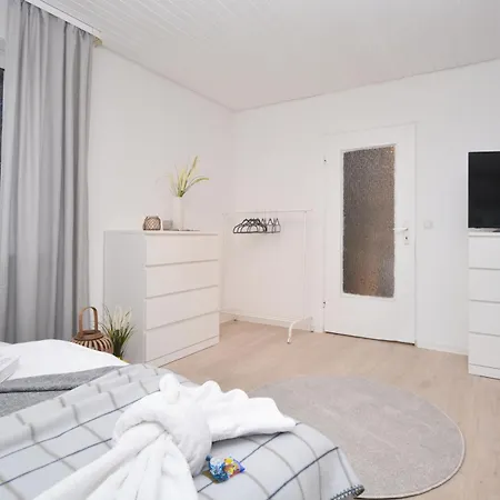 02 - Fuer Firmen Apartamento